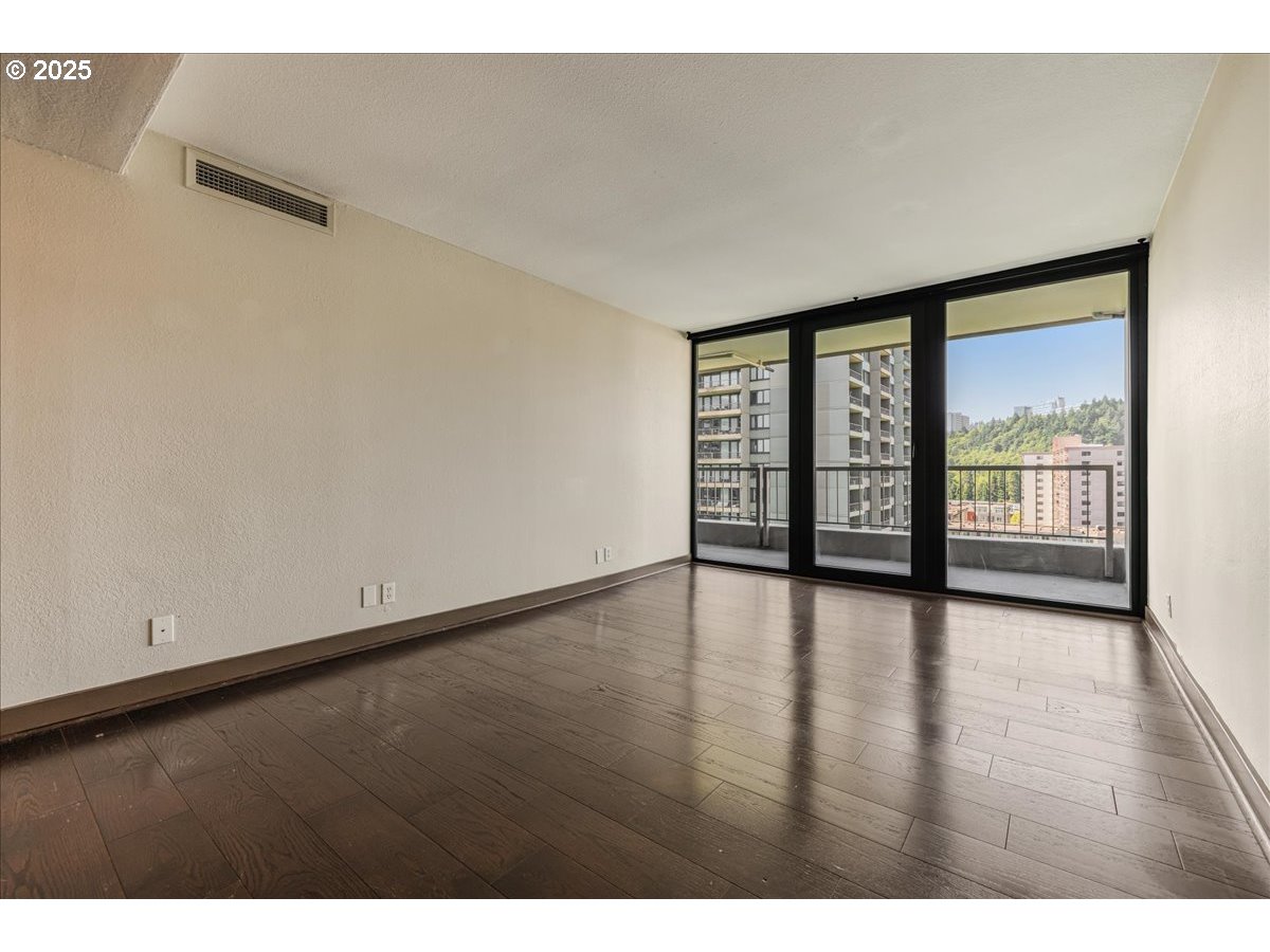 255 Southwest Harrison Street, Unit 15A Portland, OR 97201 - Photo 15 of 46 Gallery Image 15