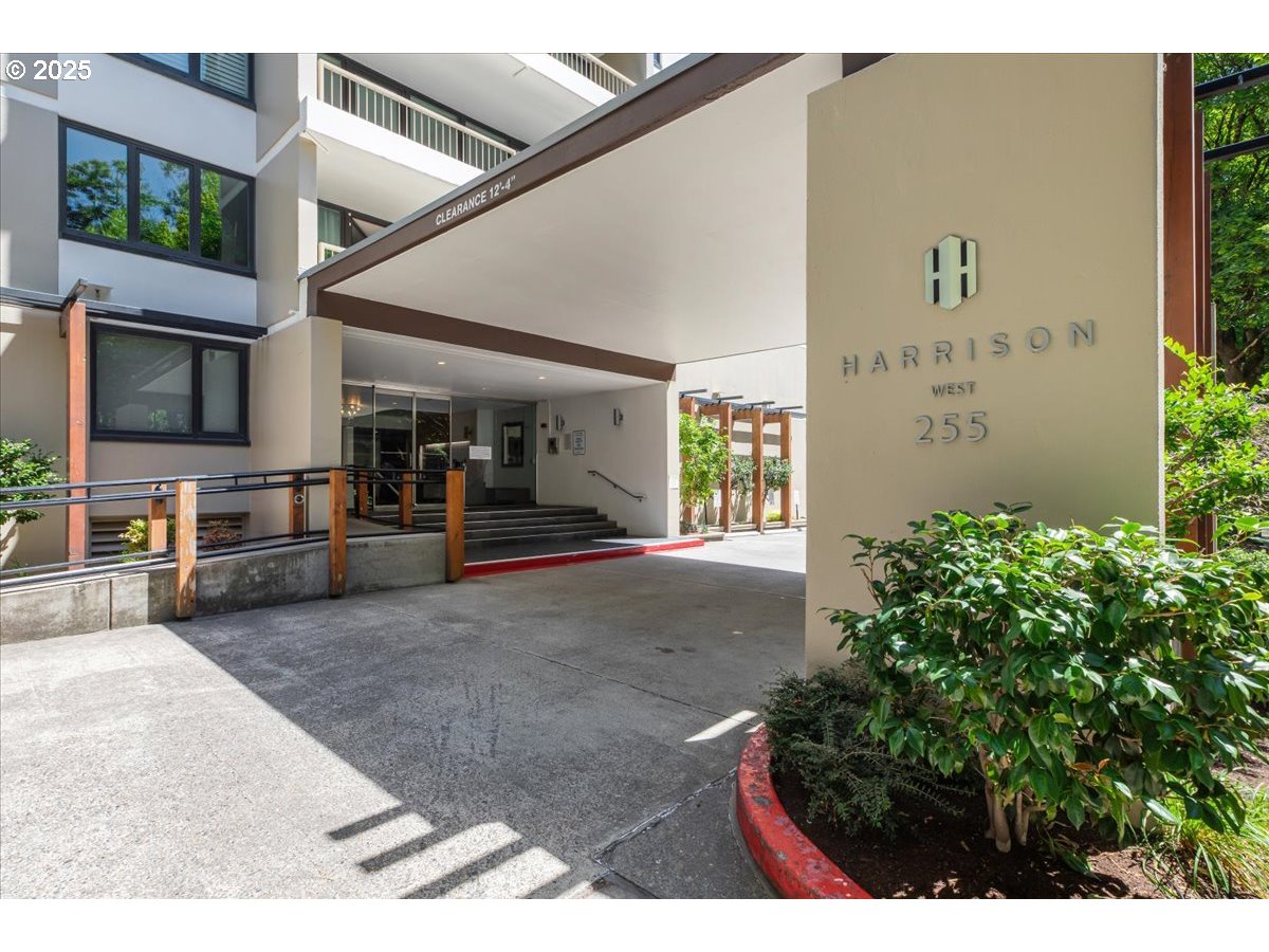 255 Southwest Harrison Street, Unit 15A Portland, OR 97201 - Photo 2 of 46 Gallery Image 2