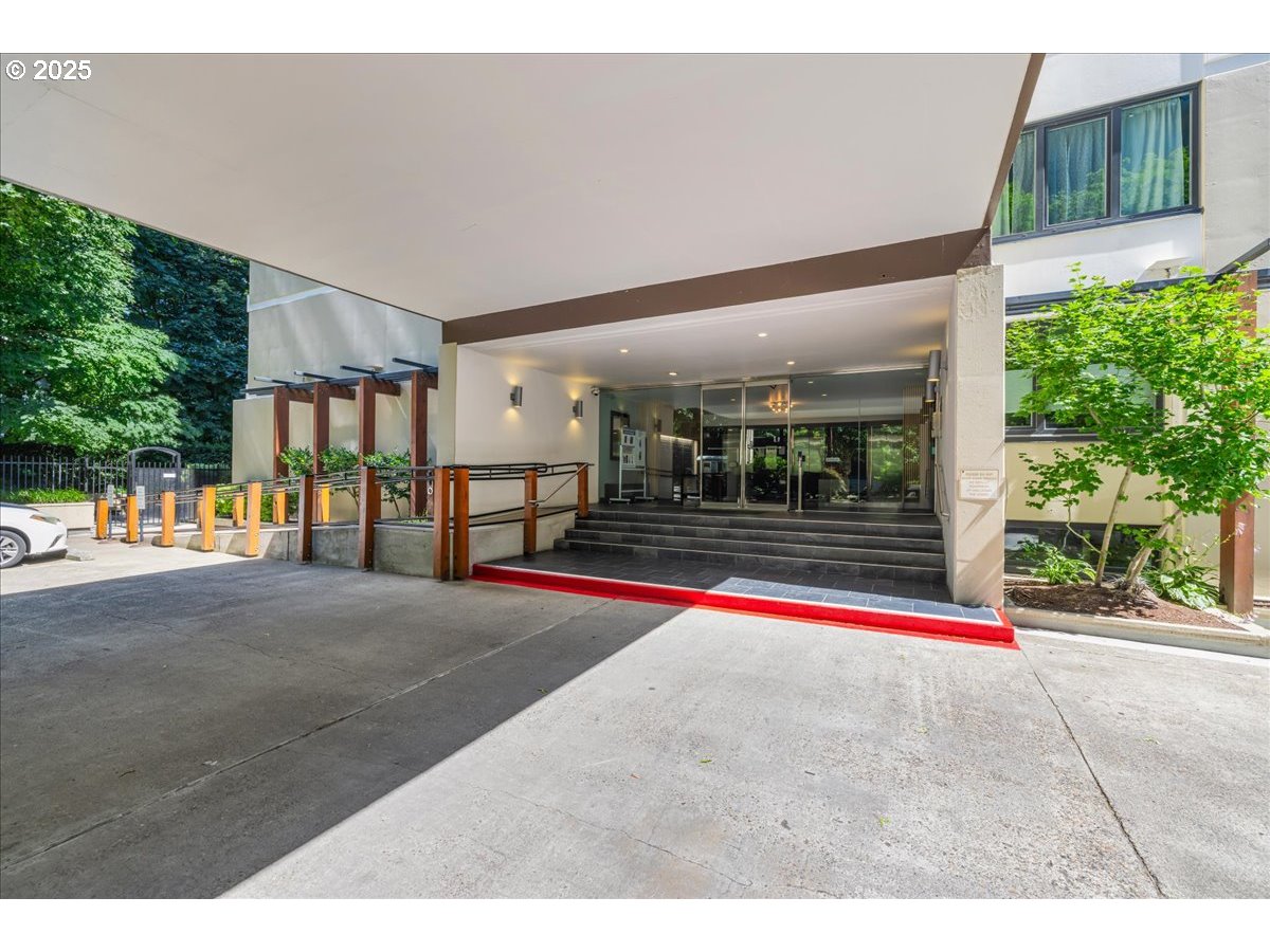 255 Southwest Harrison Street, Unit 15A Portland, OR 97201 - Photo 3 of 46 Gallery Image 3