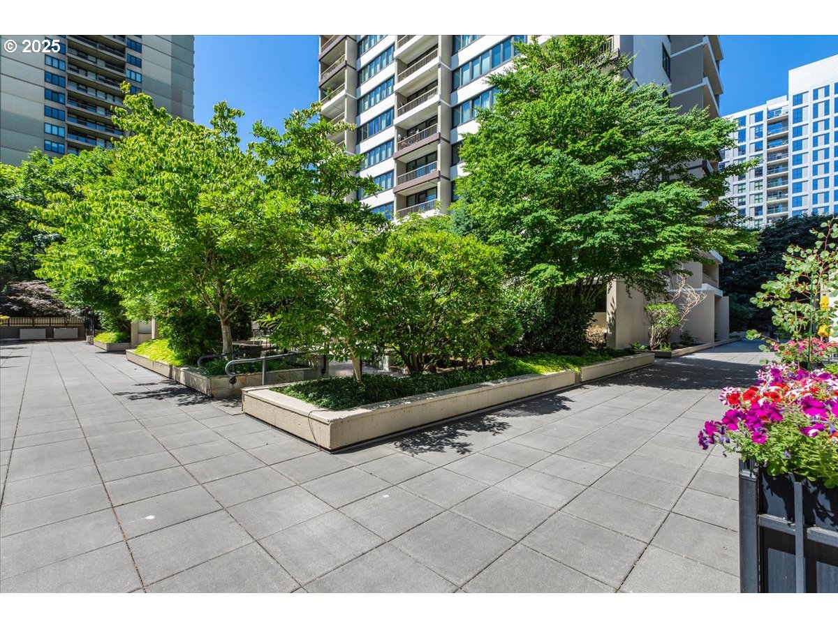 255 Southwest Harrison Street, Unit 15A Portland, OR 97201 - Photo 32 of 46 Gallery Image 32