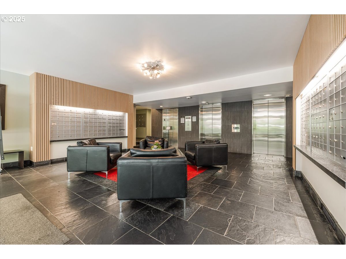 255 Southwest Harrison Street, Unit 15A Portland, OR 97201 - Photo 6 of 46 Gallery Image 6