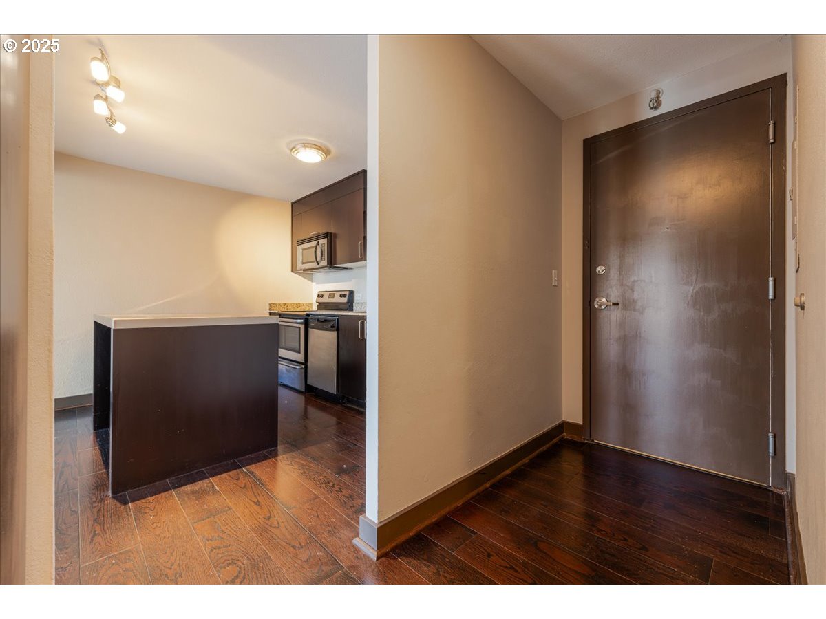 255 Southwest Harrison Street, Unit 15A Portland, OR 97201 - Photo 9 of 46 Gallery Image 9
