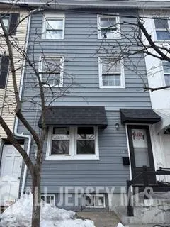 $2,500 | 110 Roebling Avenue, Trenton, NJ 08611