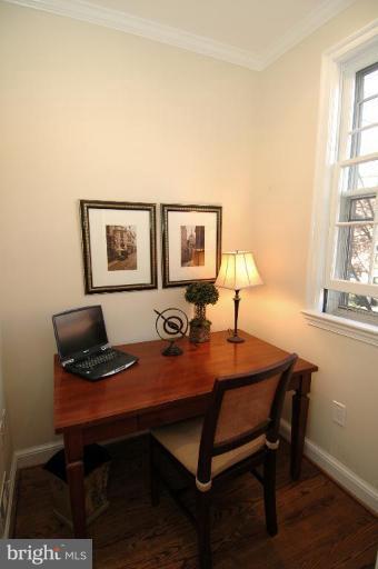 3318 R Street Northwest Washington, DC 20007 - Photo 21 of 26 a workspace with furniture and window