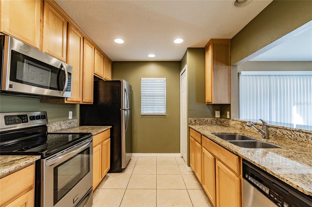 6246 Maisai Road Zephyrhills, FL 33542 - Photo 5 of 27