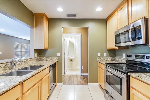 $1,749 | 6246 Maisai Road, Zephyrhills, FL 33542