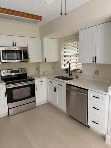 $2,900 | 13505 Fountain View Boulevard, Wellington, FL 33414