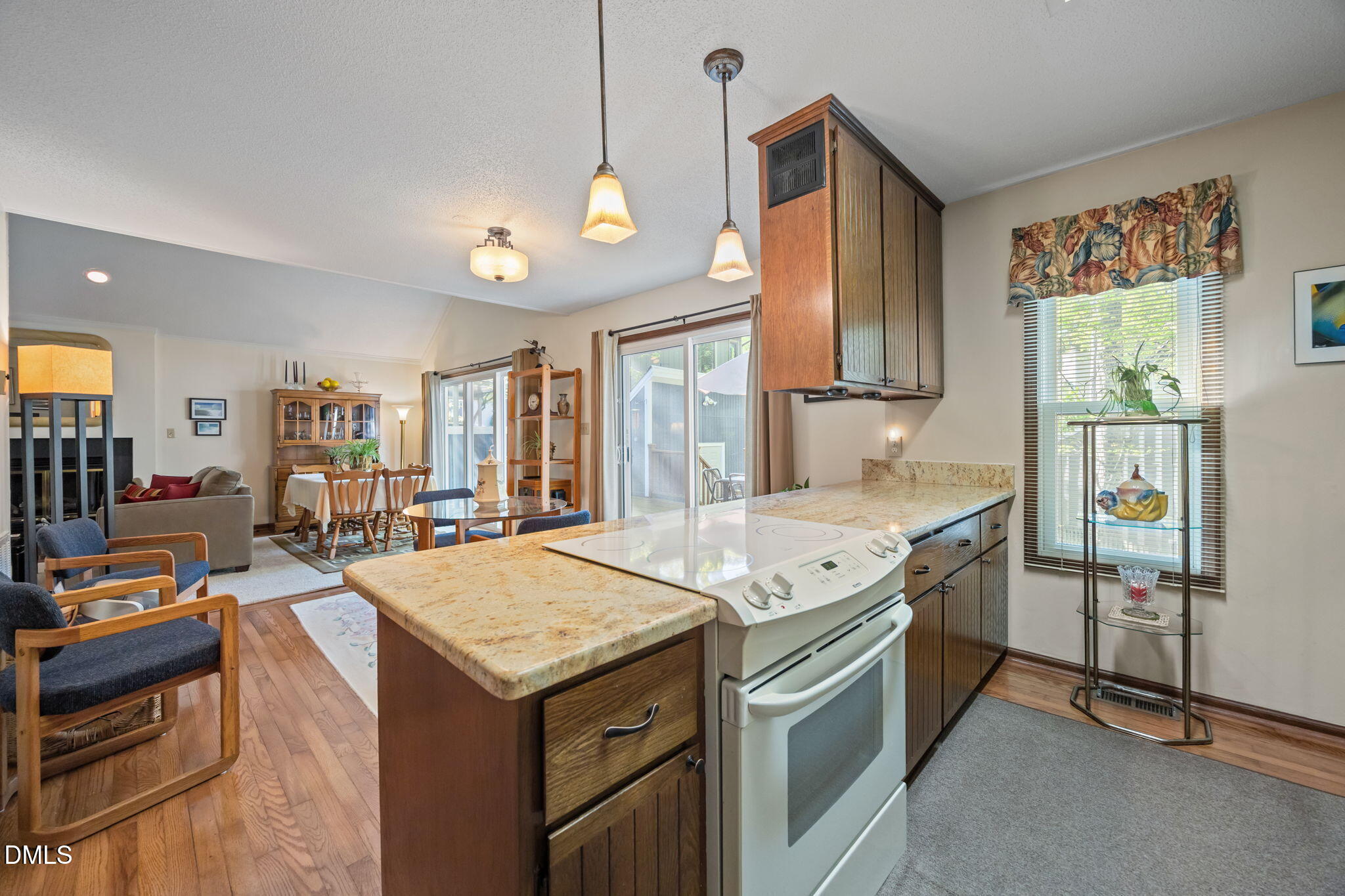 2931 Rue Sans Famille Raleigh, NC 27607 - Photo 11 of 27 21-web-or-mls-IMG_4163