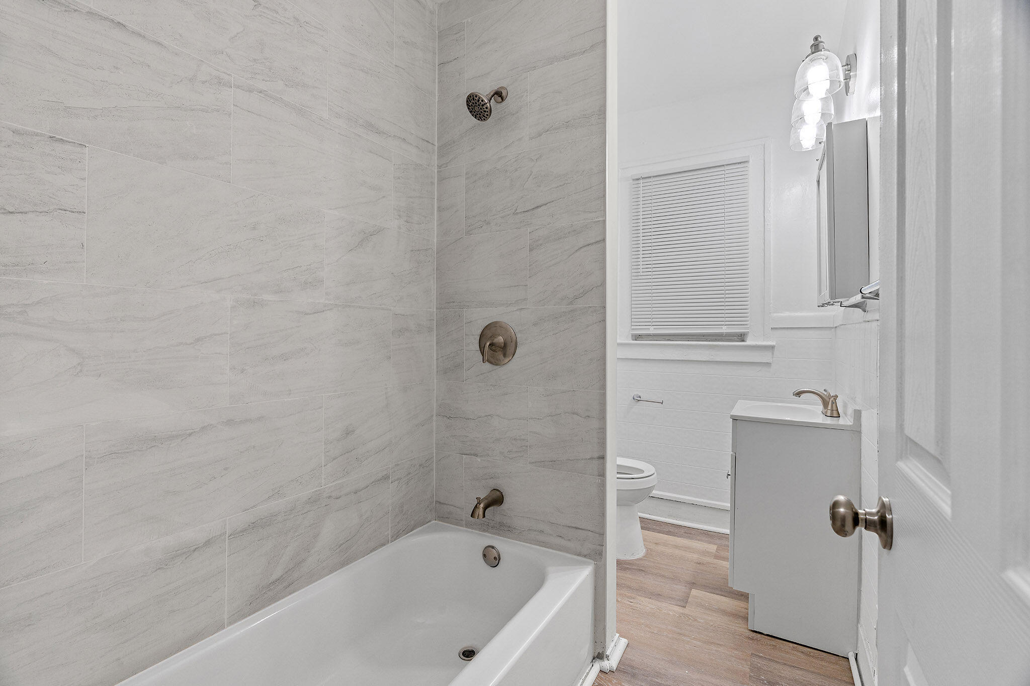 1975 Taylor Street Detroit, MI 48206 - Photo 4 of 12 IMG_3635