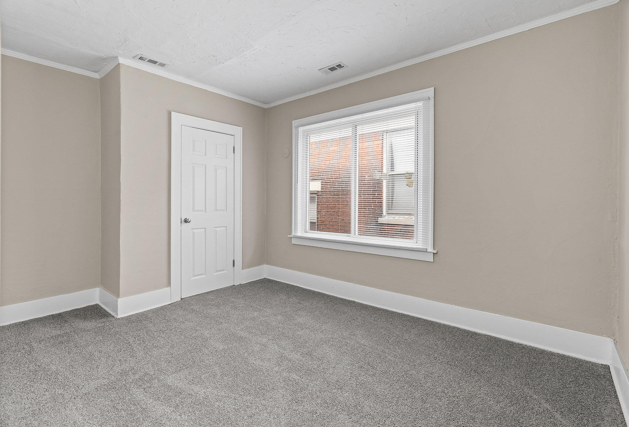 1975 Taylor Street Detroit, MI 48206 - Photo 8 of 12 IMG_3645