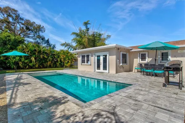 $10,000 | 2572 Jefferson Circle, Sarasota, FL 34239