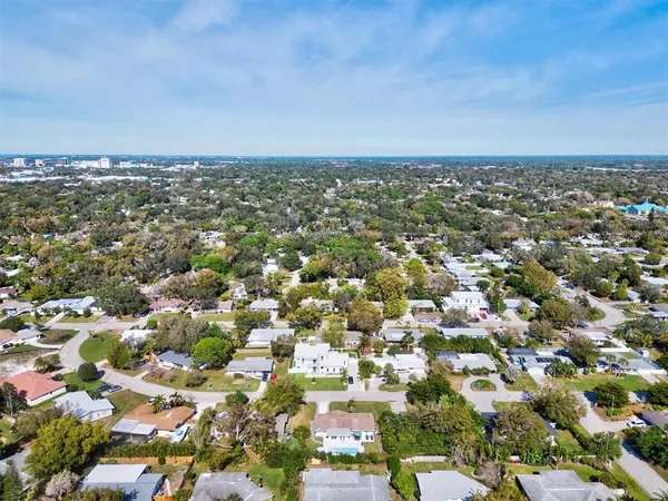 $10,000 | 2572 Jefferson Circle, Sarasota, FL 34239