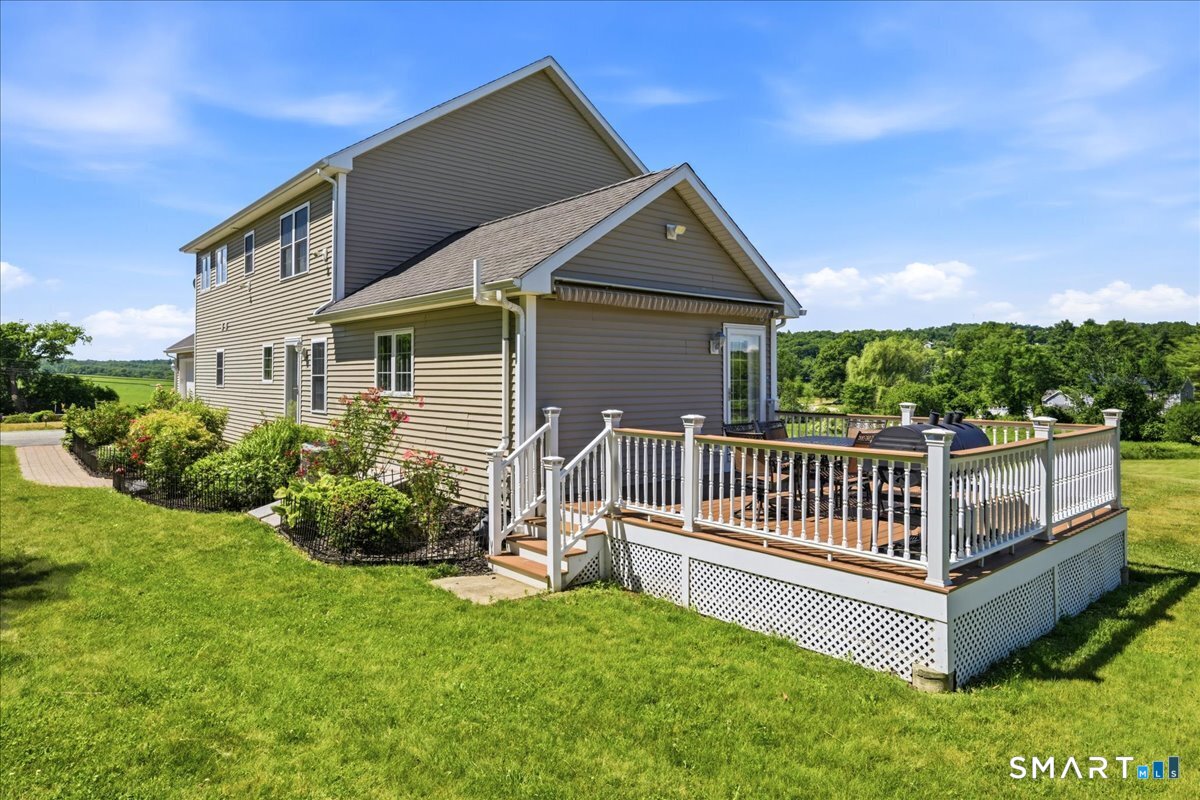 271 Putnam Road Pomfret, CT 06259 - Photo 5 of 40