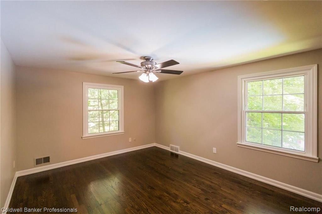 29075 Summerwood Road Farmington, MI 48334 - Photo 27 of 41
