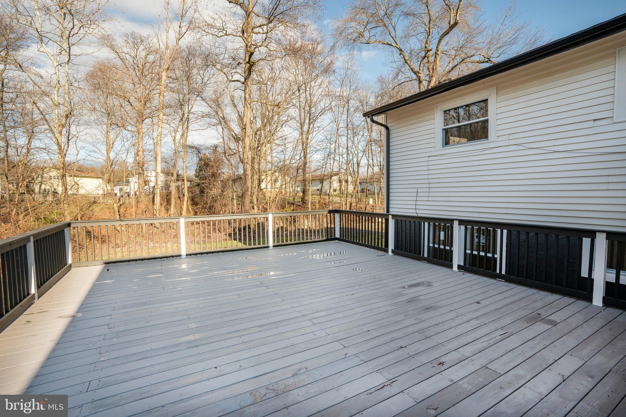 628 South Brownleaf Road Newark, DE 19713 - Photo 34 of 36 a view of a balcony with wooden floor and fence
