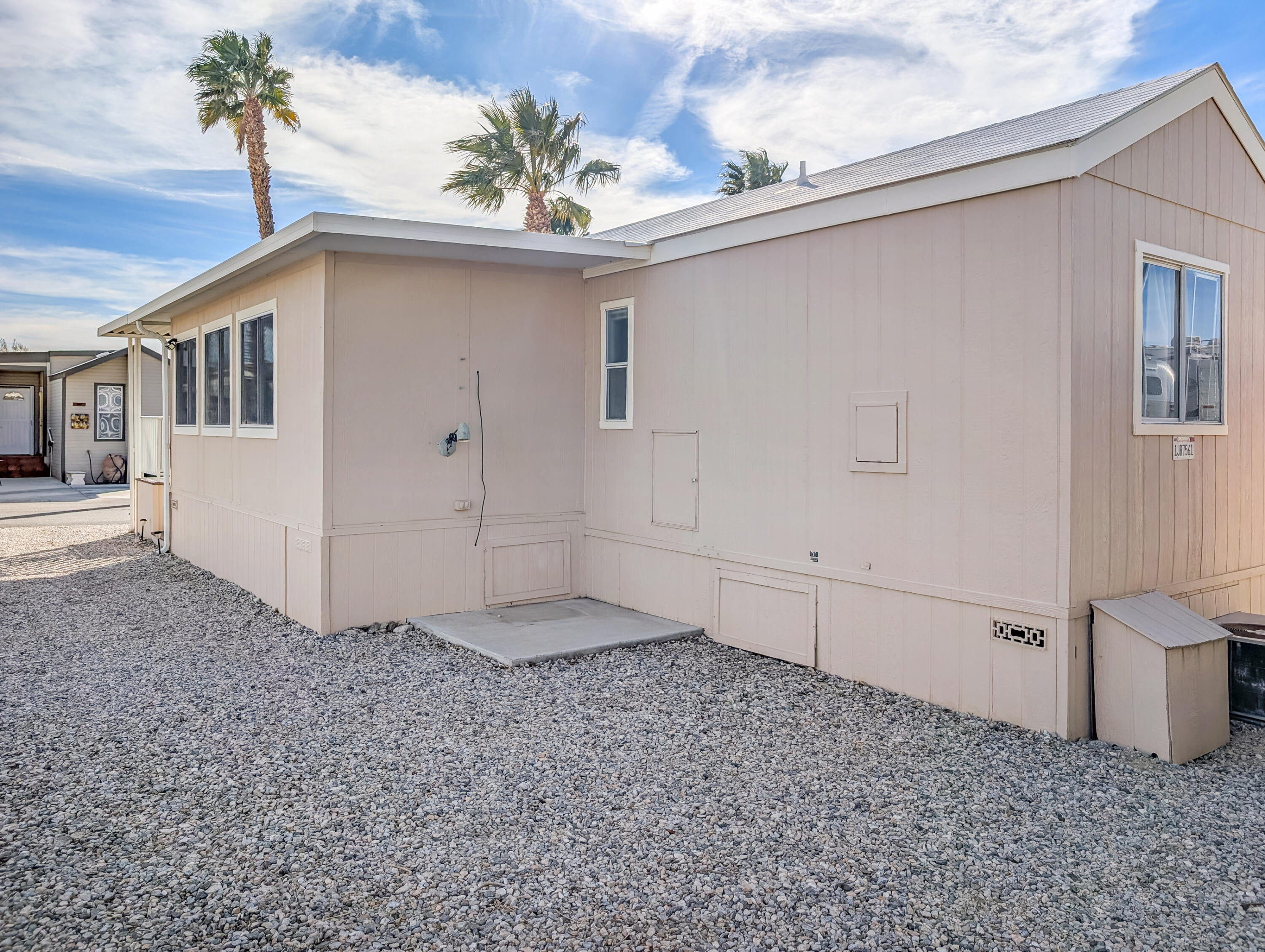 70200 Dillon Road, Unit 422 Desert Hot Springs, CA 92241 - Photo 25 of 25 a view of a house entryway