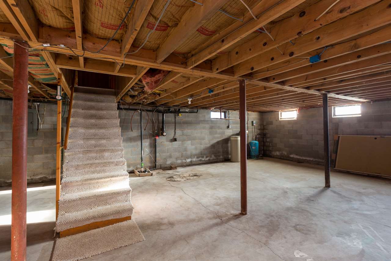 512 Curry Road Mount Solon, VA 22843 - Photo 11 of 26 a view of empty room