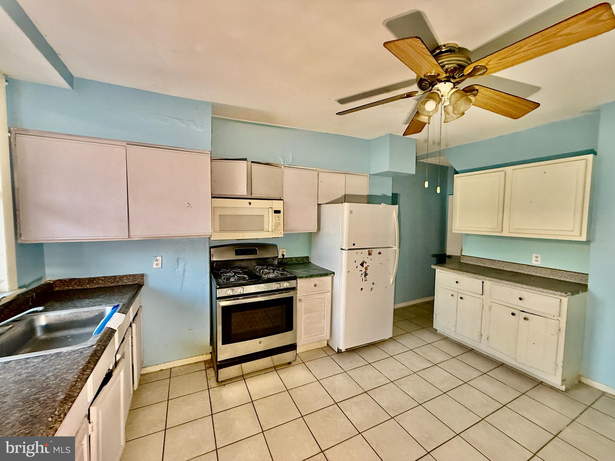 135 North Janney Street Baltimore, MD 21224 - Photo 4 of 8 KITCHEN
