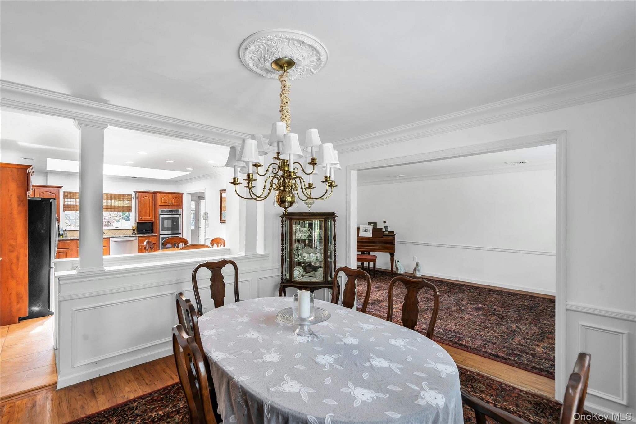 34 Aberdeen Road Smithtown, NY 11787 - Photo 13 of 38