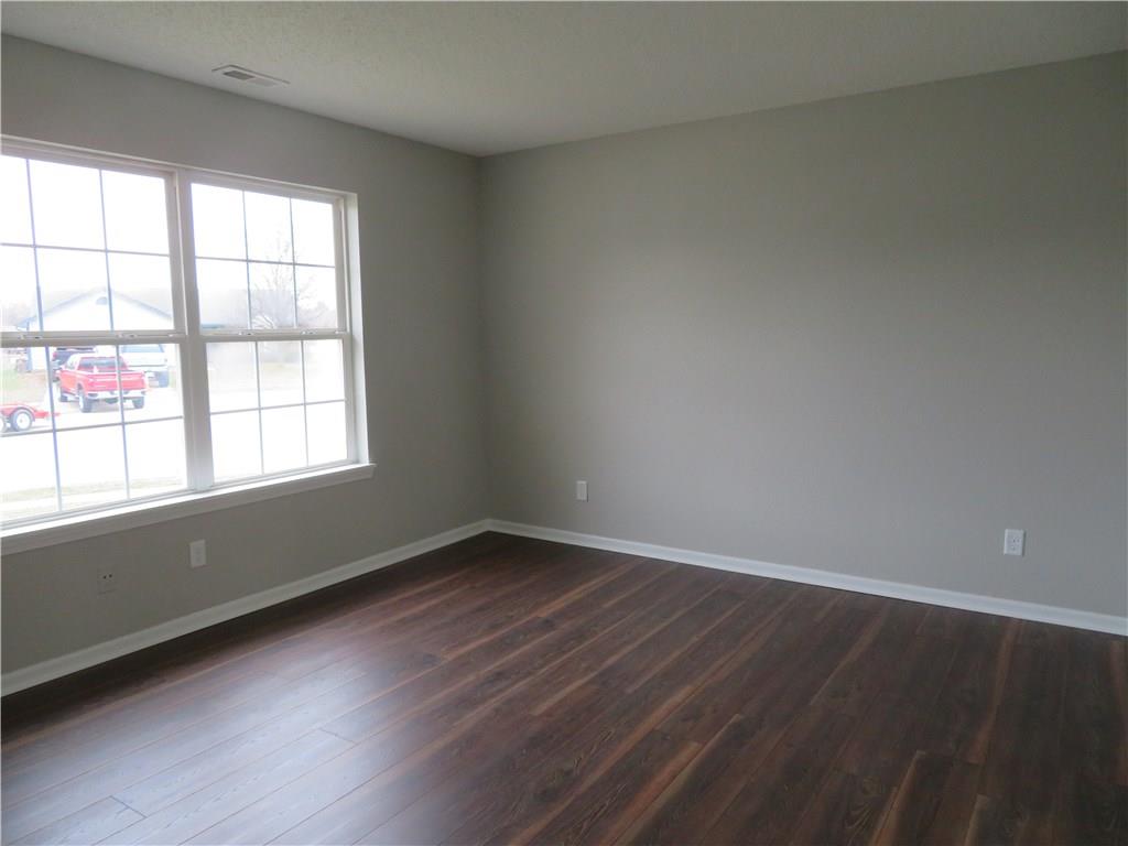 6032 Riversport Court Indianapolis, IN 46221 - Photo 3 of 28 Gallery Image 3