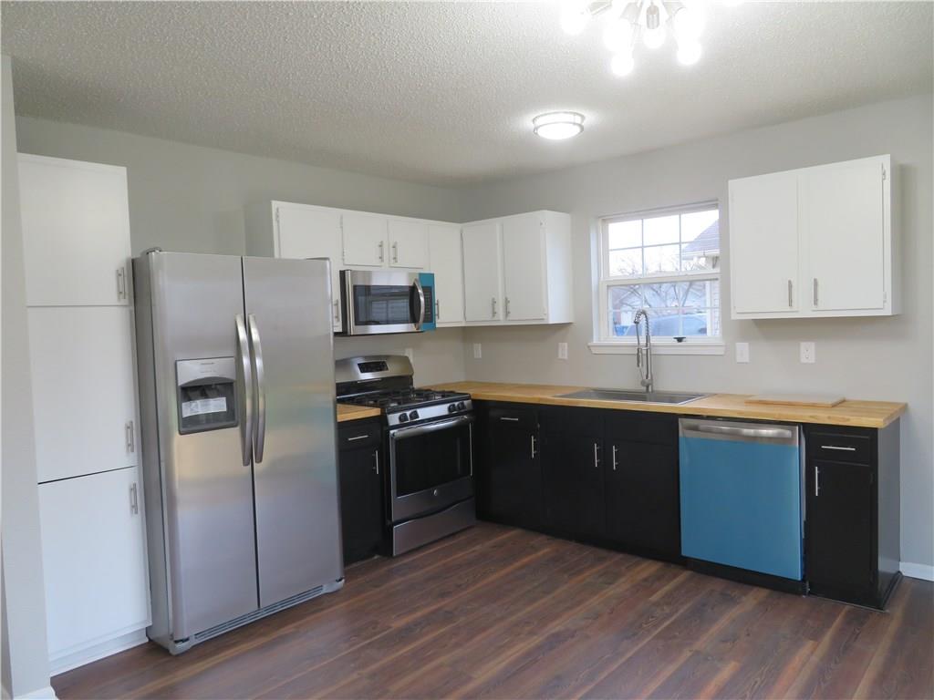 6032 Riversport Court Indianapolis, IN 46221 - Photo 9 of 28 Gallery Image 9