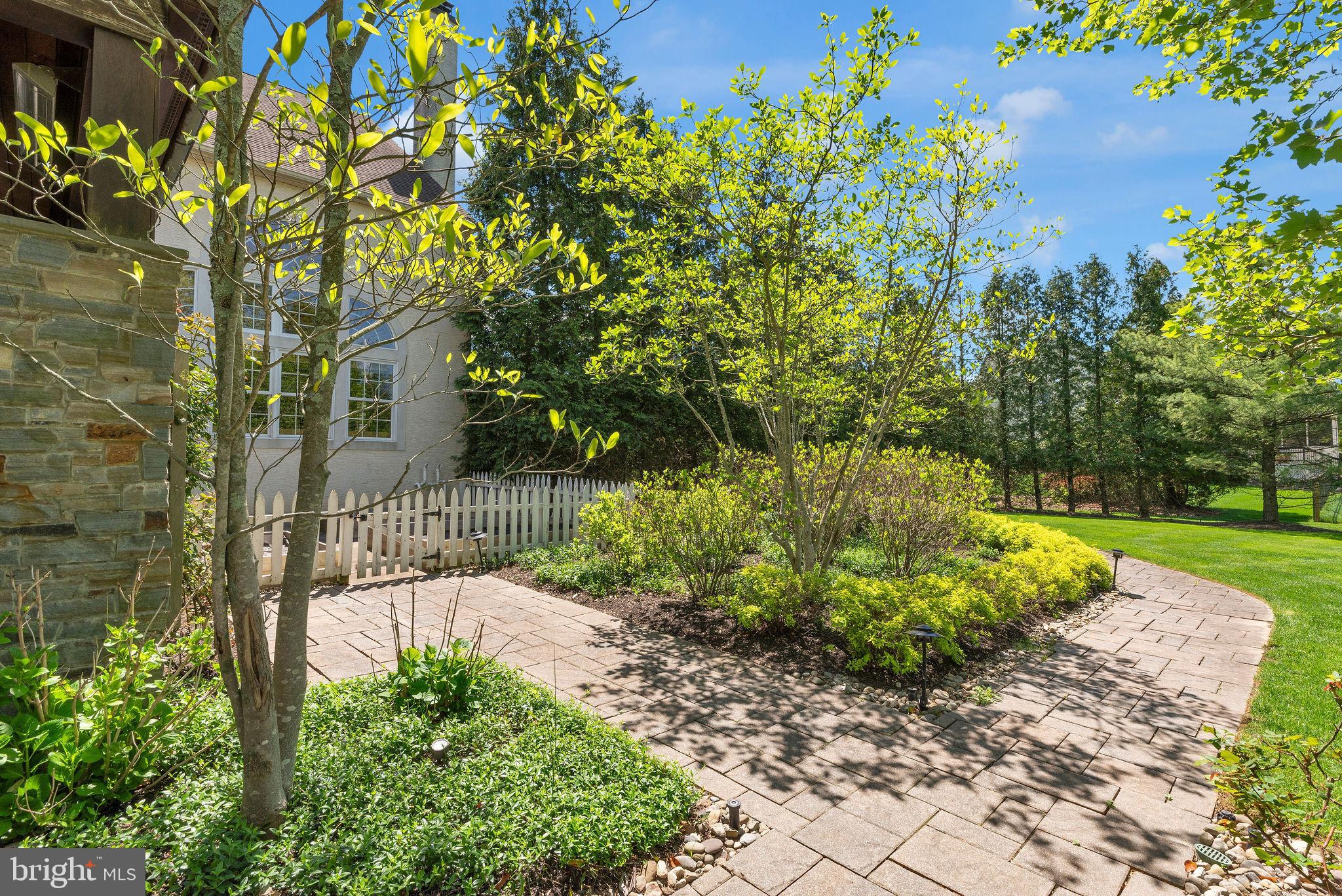 115 Muirfield Lane Chalfont, PA 18914 - Photo 48 of 59 Side gardens