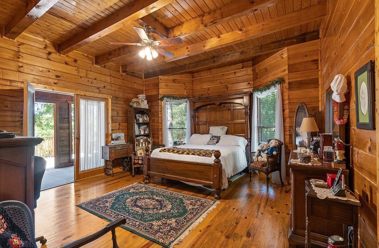 2221 County Road 6 Wedowee, AL 36278 - Photo 28 of 40 a bed room with a bed and a balcony