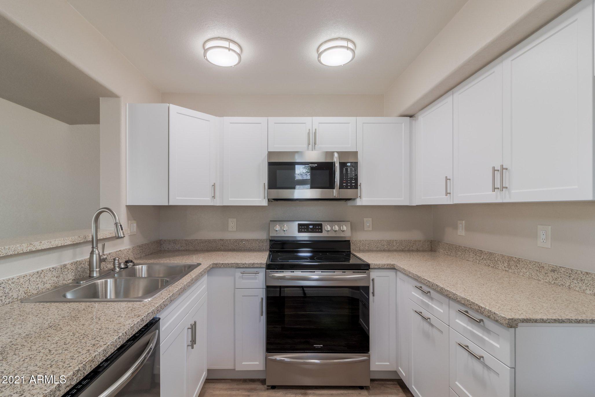 1158 West Windjammer Drive Gilbert, AZ 85233 - Photo 11 of 25 Kitchen