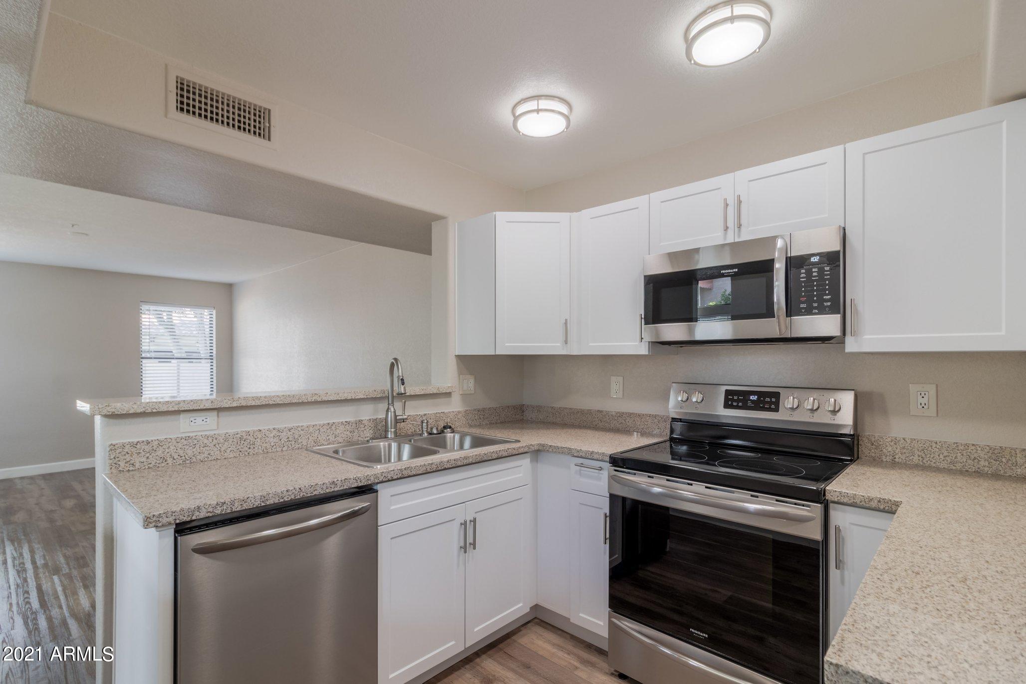 1158 West Windjammer Drive Gilbert, AZ 85233 - Photo 12 of 25 Kitchen