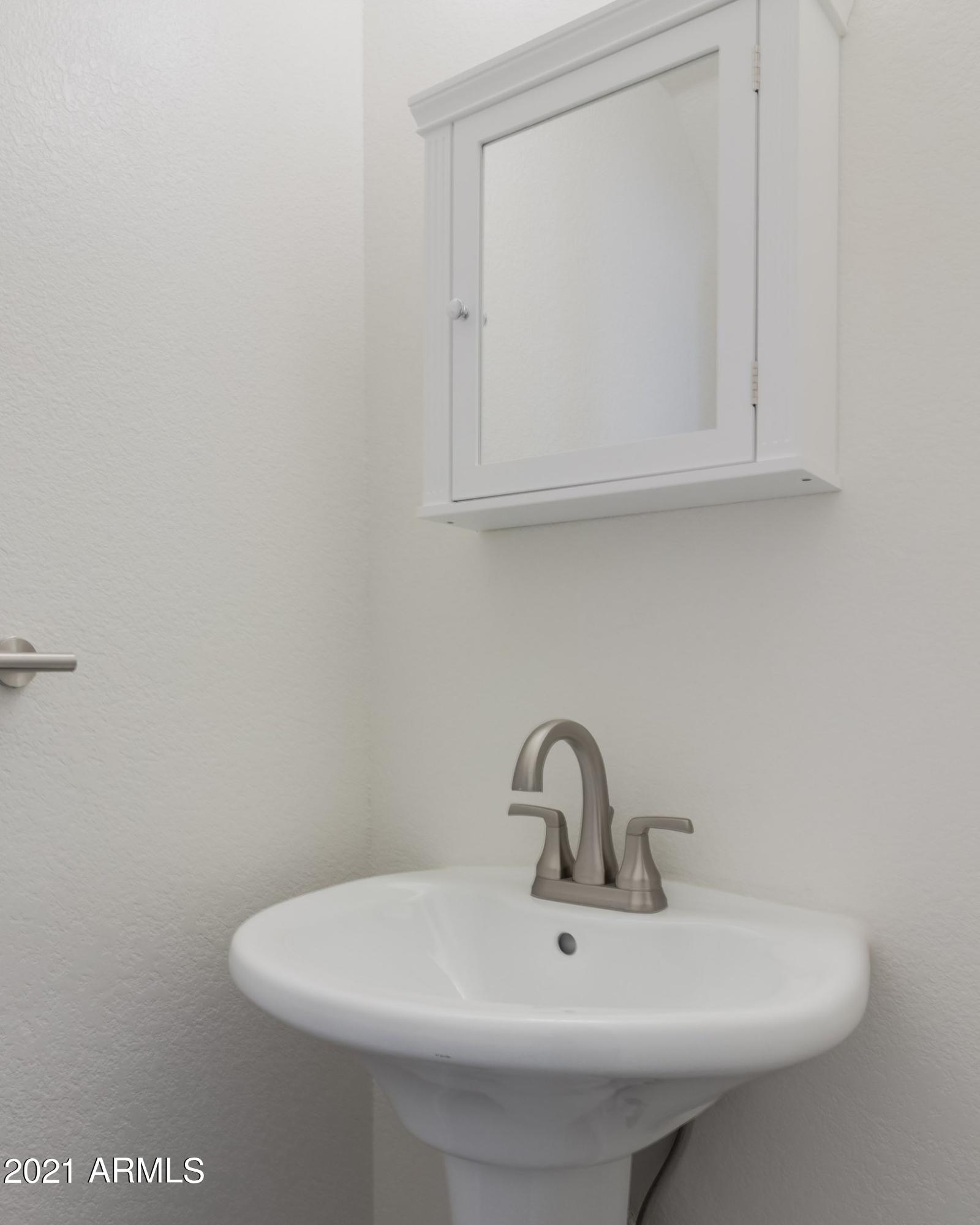 1158 West Windjammer Drive Gilbert, AZ 85233 - Photo 13 of 25 Powder Room