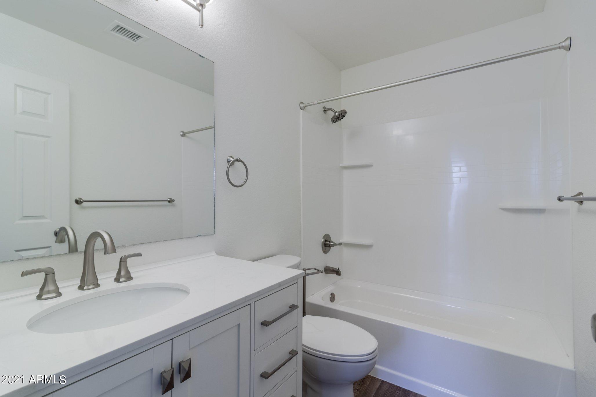 1158 West Windjammer Drive Gilbert, AZ 85233 - Photo 22 of 25 Second Bathroom