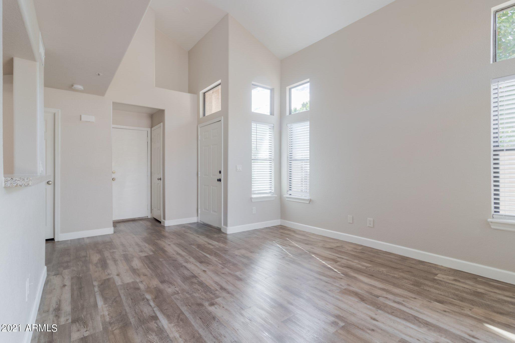 1158 West Windjammer Drive Gilbert, AZ 85233 - Photo 3 of 25 Living Room