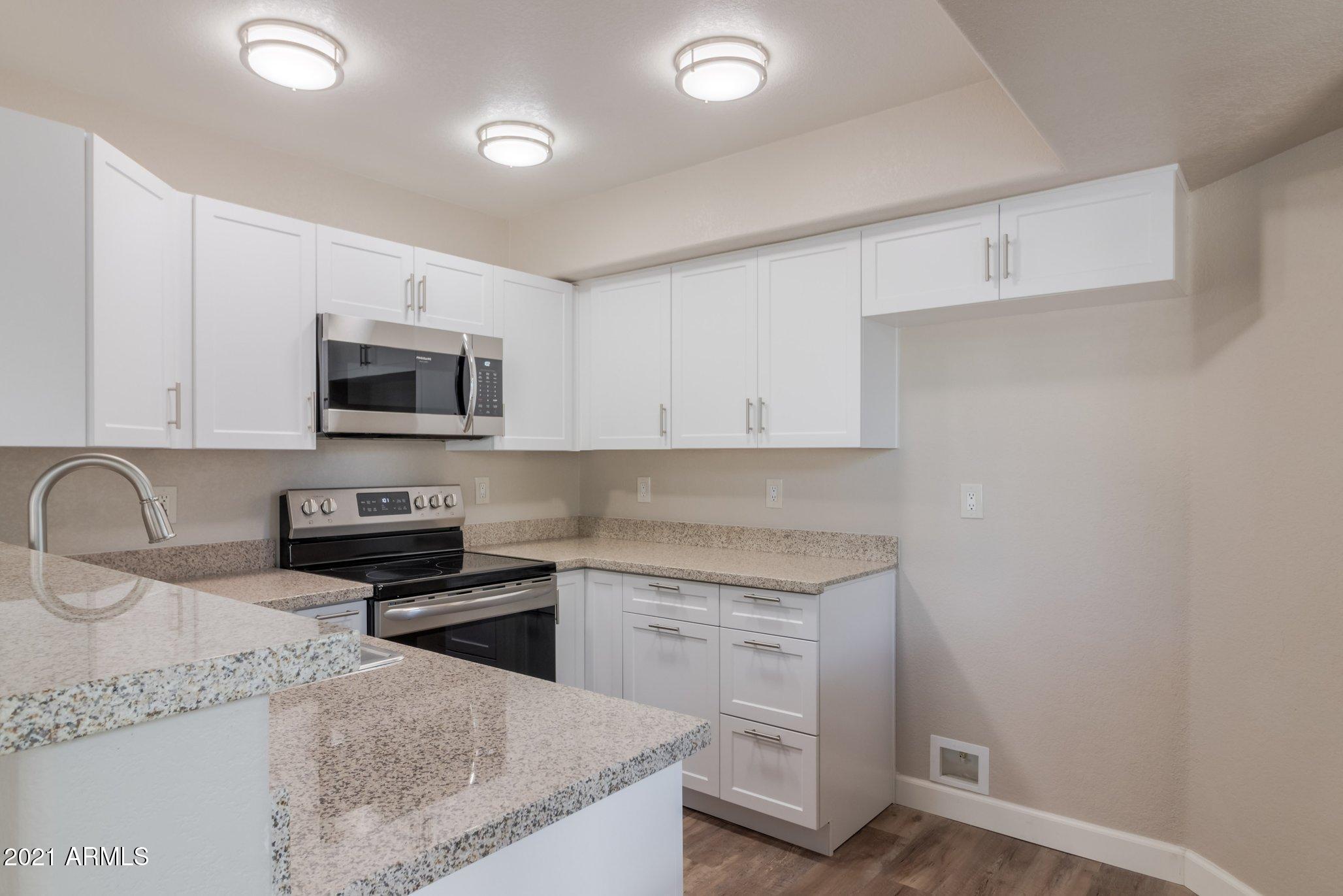 1158 West Windjammer Drive Gilbert, AZ 85233 - Photo 10 of 25 Kitchen
