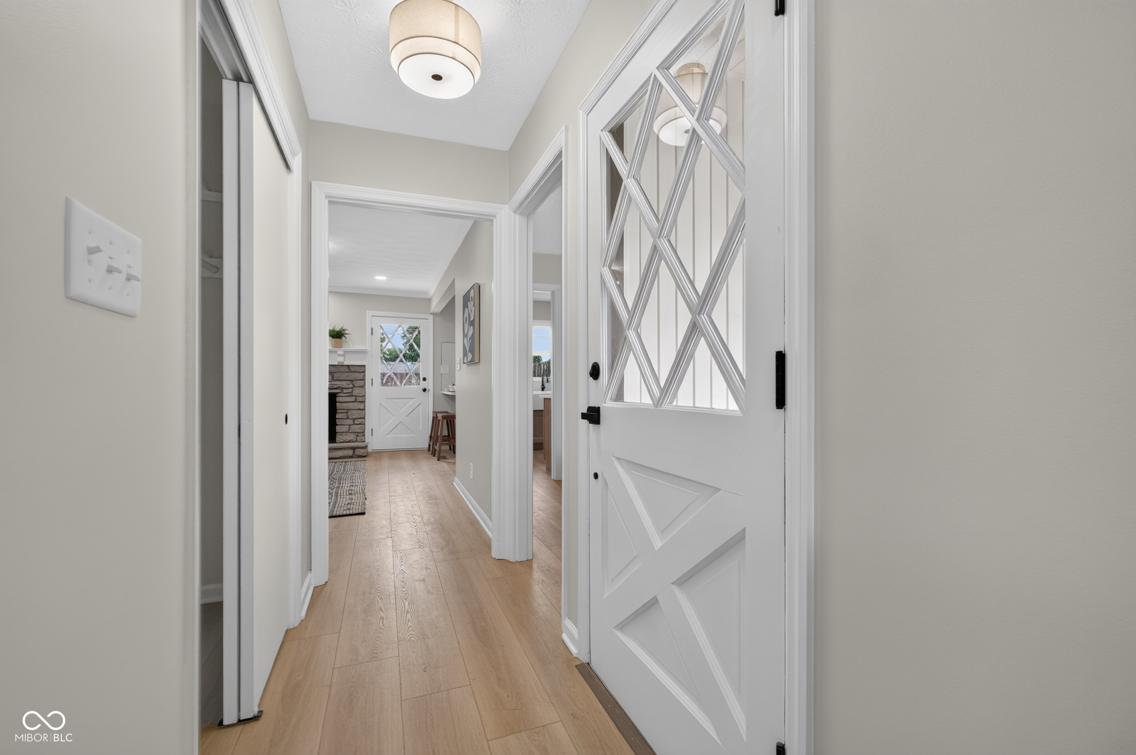 6338 Welham Road Indianapolis, IN 46220 - Photo 4 of 44 Gallery Image 4