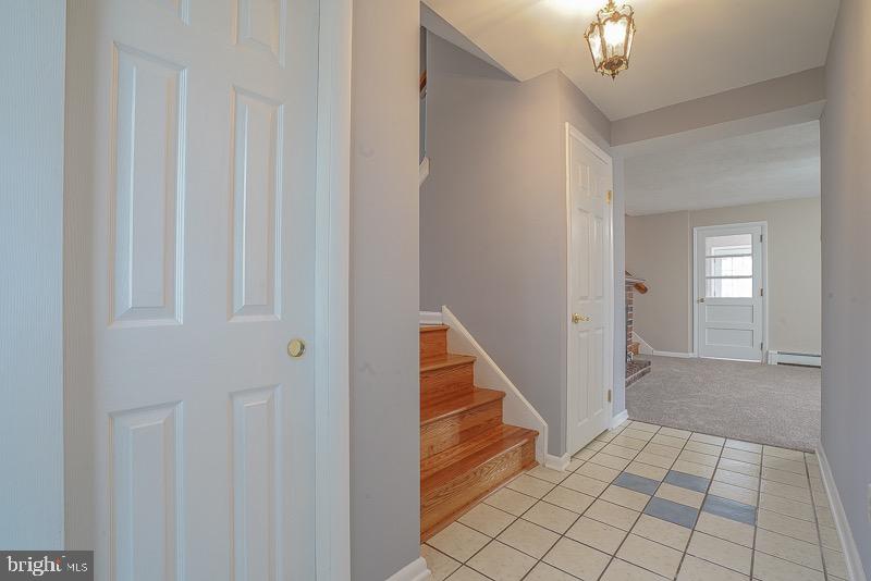 2680 Weir Road Aston, PA 19014 - Photo 5 of 52 Foyer 1st Level