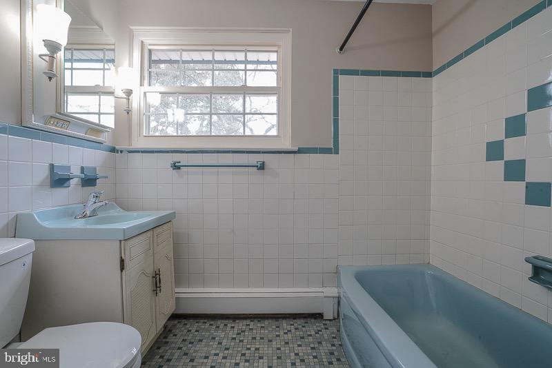 2680 Weir Road Aston, PA 19014 - Photo 45 of 52 Full Bath 3rd Level