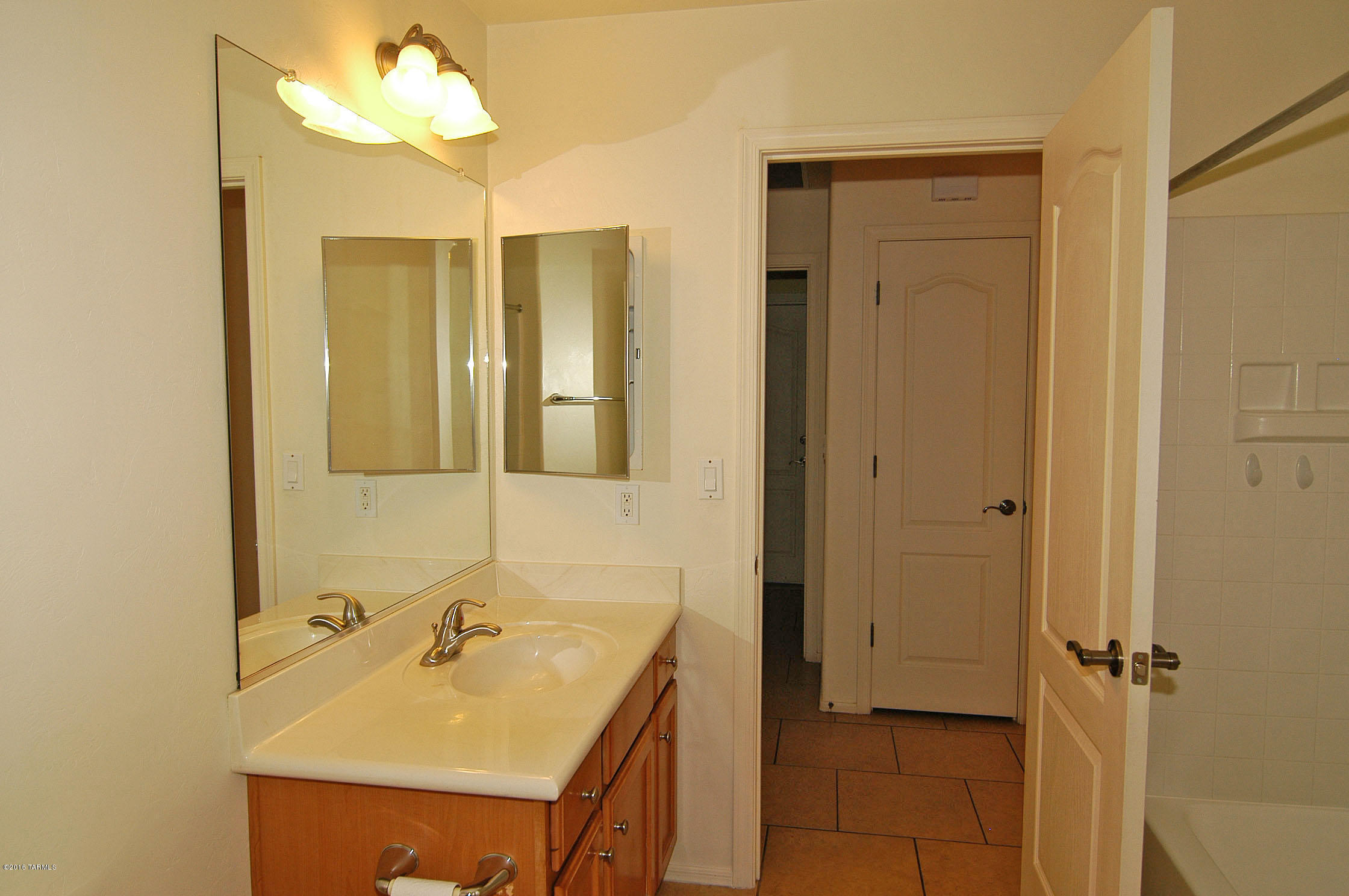 2351 West Golden Hills Road Tucson, AZ 85745 - Photo 16 of 18