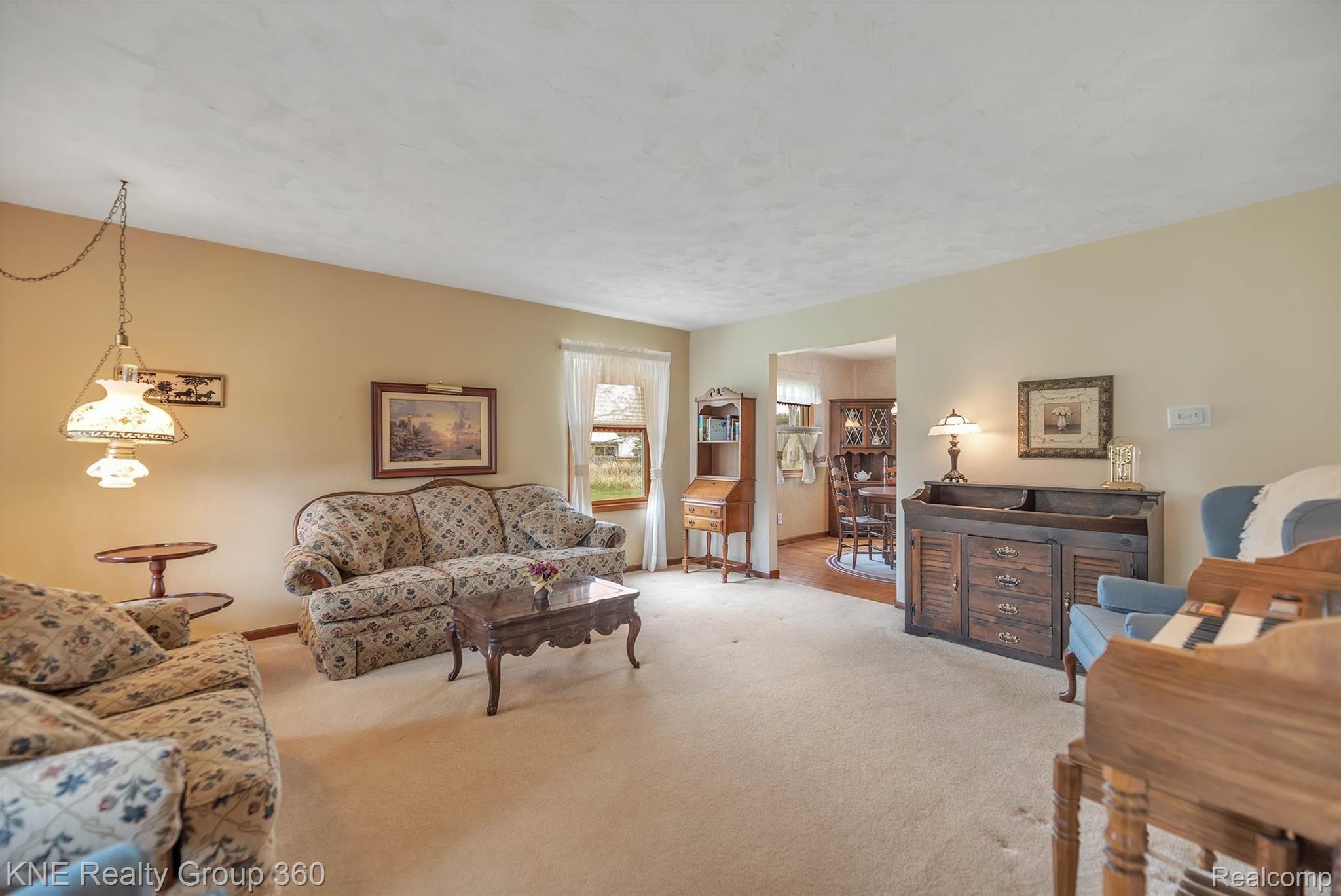 1278 West Barron Road Howell, MI 48855 - Photo 11 of 48 11-Living Room.jpg