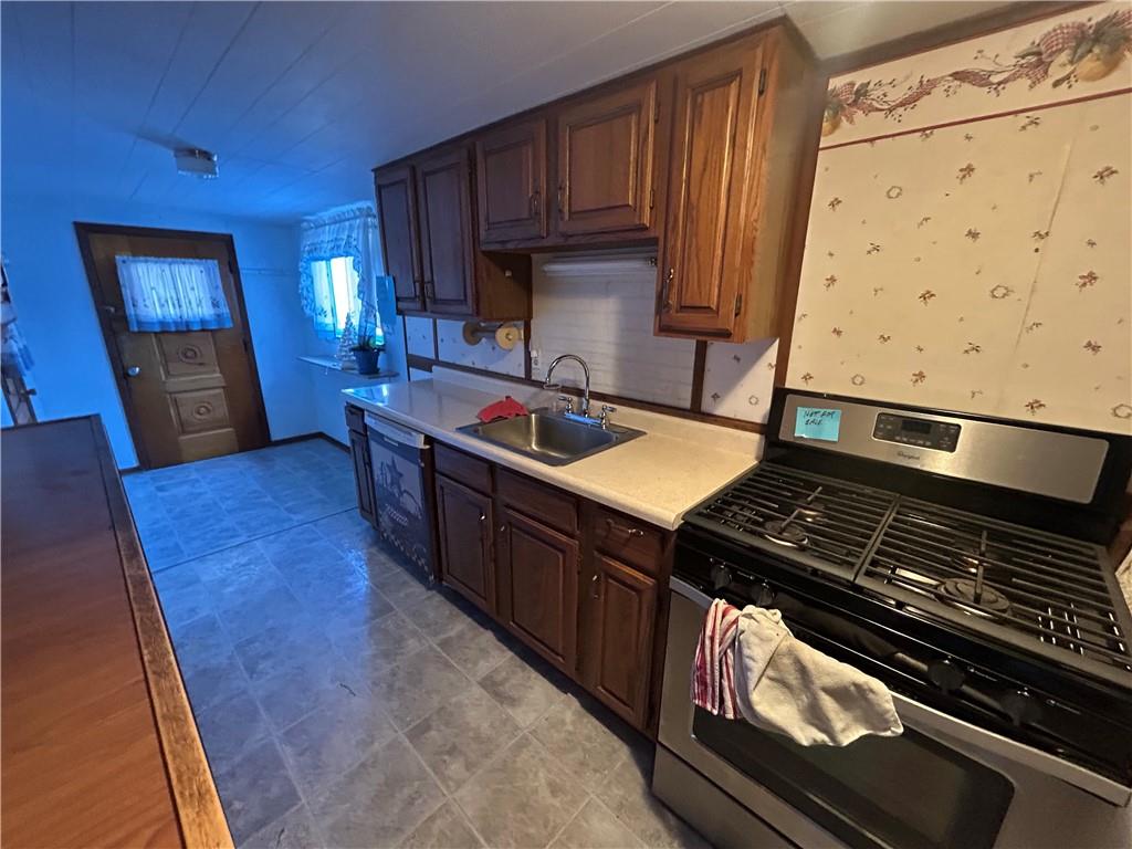 453 Coal Valley Road Clairton, PA 15025 - Photo 7 of 29