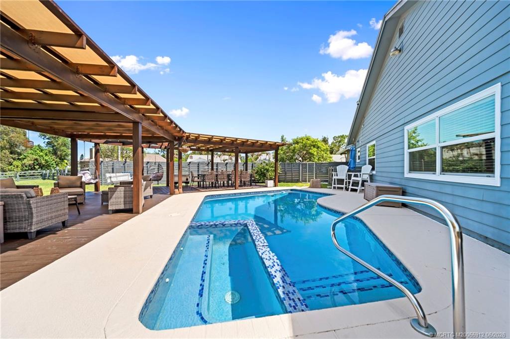 4401 Southeast Satinleaf Place Stuart, FL 34997 - Photo 31 of 51 Pool and Hot Tub
