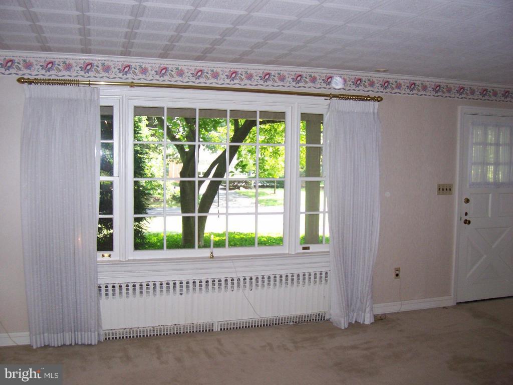 243 East Roseville Road Lancaster, PA 17601 - Photo 3 of 16 Gallery Image 3