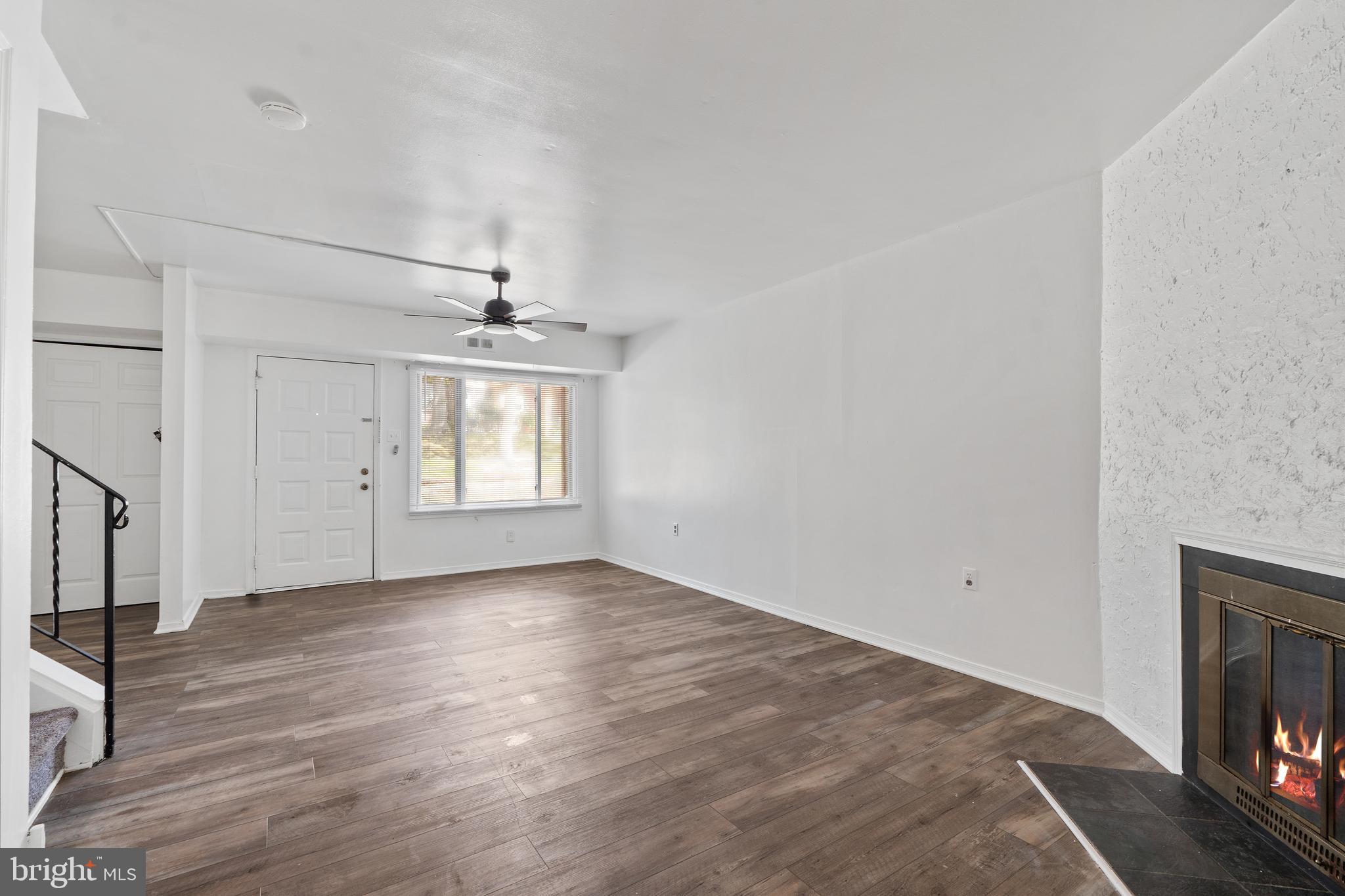 610 Timber Creek Road Clementon, NJ 08021 - Photo 4 of 20