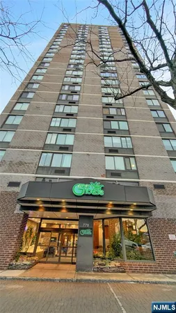 $385,000 | 770 Anderson Avenue, Unit 22H, Cliffside Park, NJ 07010