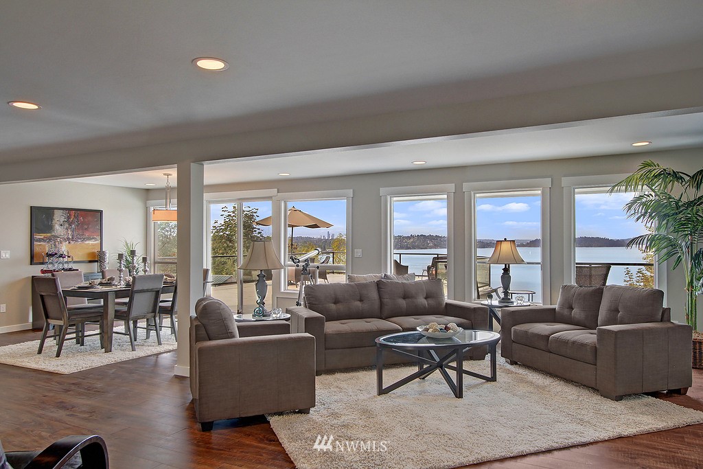 6908 South Rustic Road Seattle, WA 98178 - Photo 2 of 24 Gallery Image 2