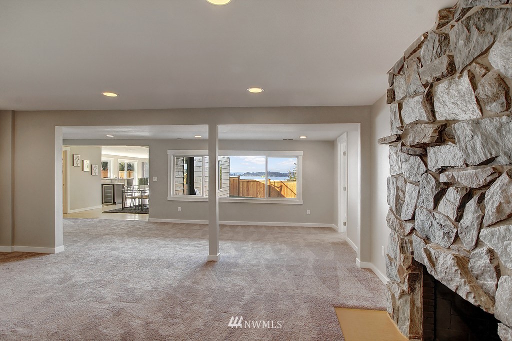 6908 South Rustic Road Seattle, WA 98178 - Photo 15 of 24 Gallery Image 15
