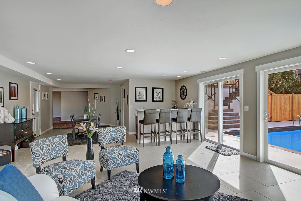 6908 South Rustic Road Seattle, WA 98178 - Photo 17 of 24 Gallery Image 17