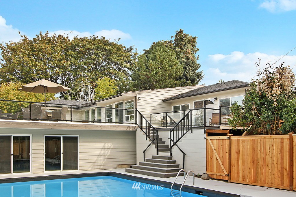 6908 South Rustic Road Seattle, WA 98178 - Photo 23 of 24 Gallery Image 23