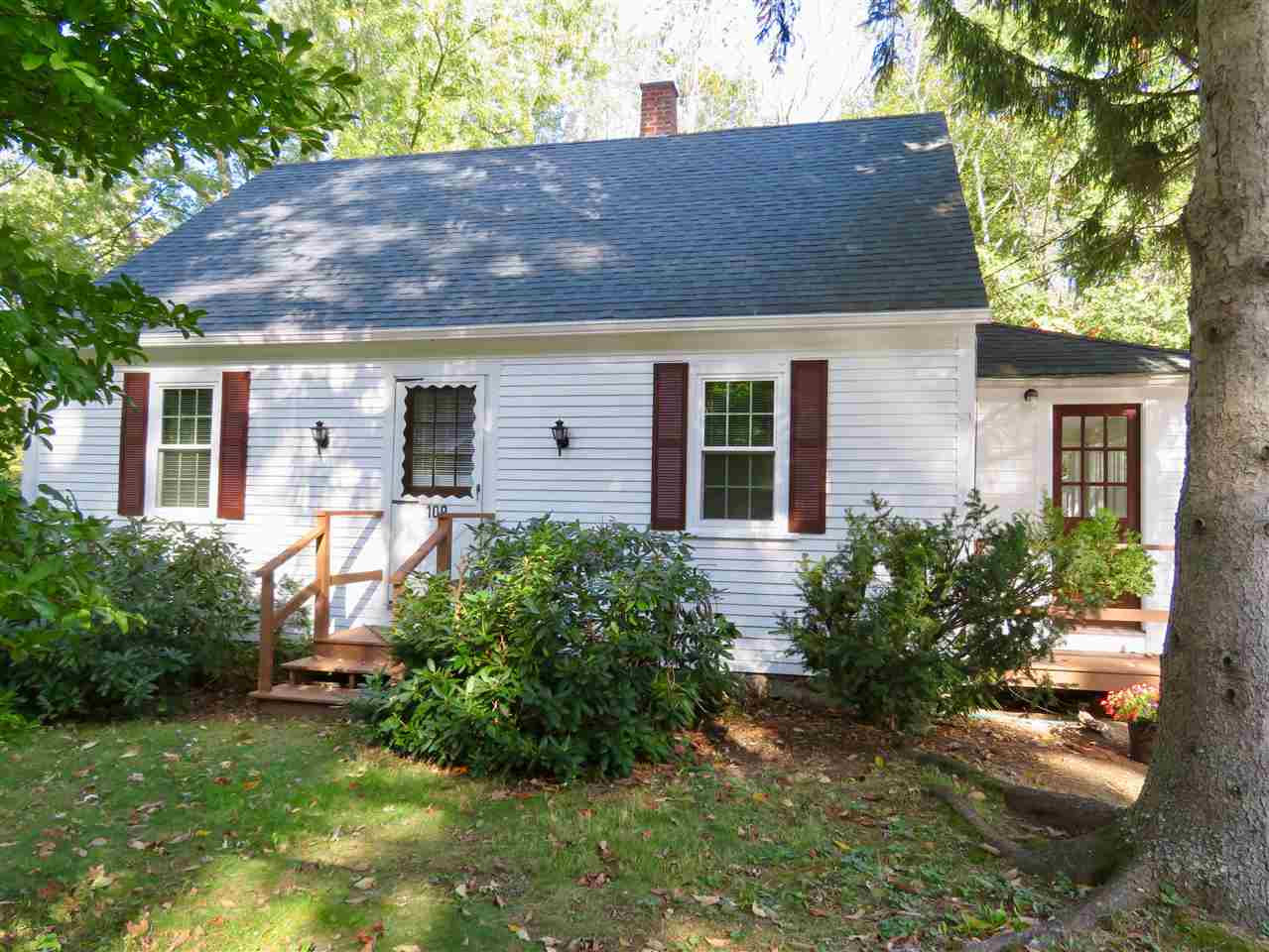 109 Exeter Road Newmarket, NH 03857 - Photo 5 of 28 Gallery Image 5