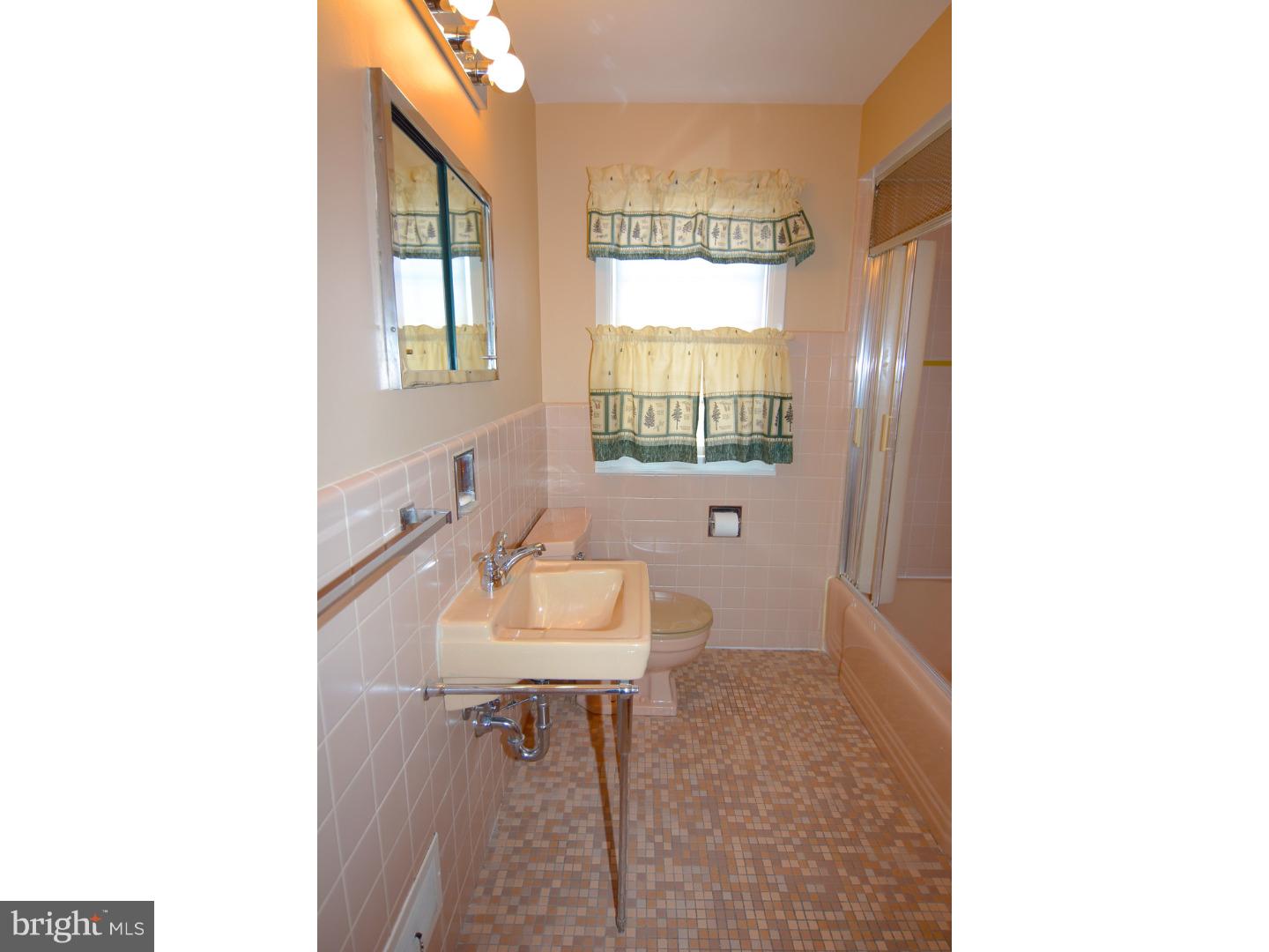 403 Mifflin Boulevard Reading, PA 19607 - Photo 13 of 17