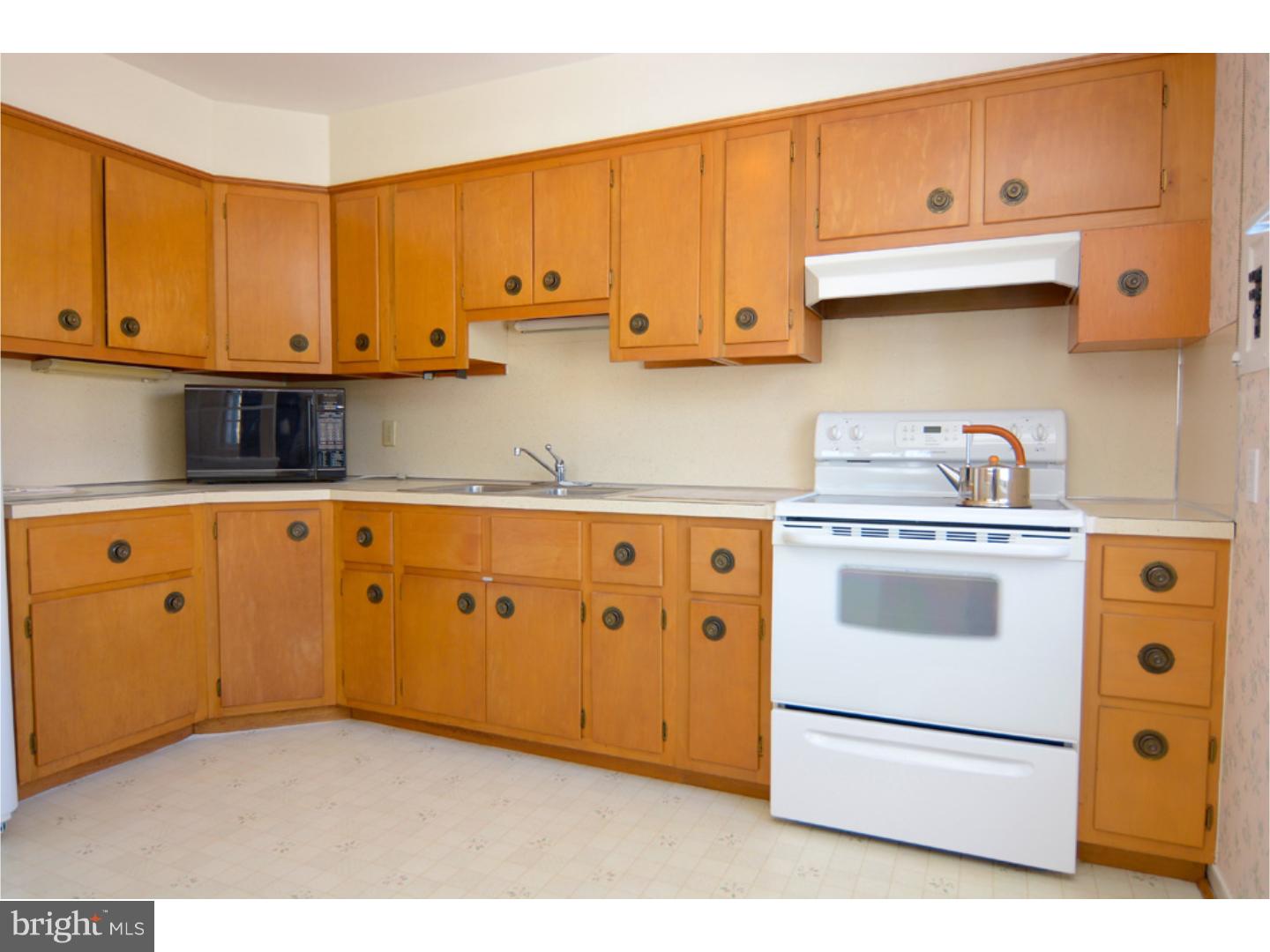 403 Mifflin Boulevard Reading, PA 19607 - Photo 8 of 17
